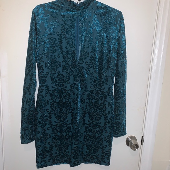 Dress - Picture 4 of 4